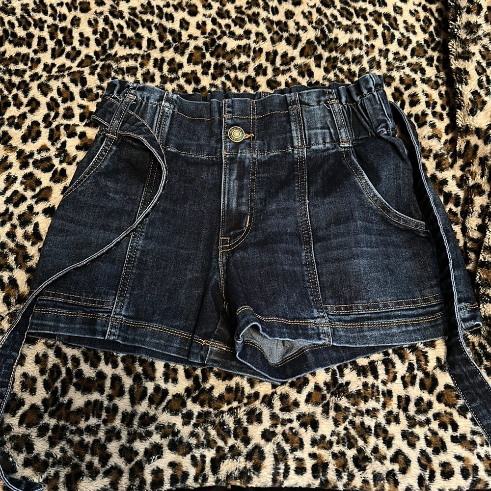 Never worn size small Maurice’s fit and flare shorts with belt
